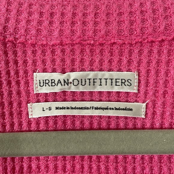 Urban Outfitters Cropped Top Size Large Pink Wrap Front NWOT - Picture 2 of 10